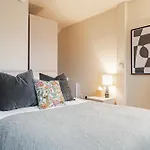 Luxury Tower, Penthouse & Split Level Apartments In Leeds City Centre
